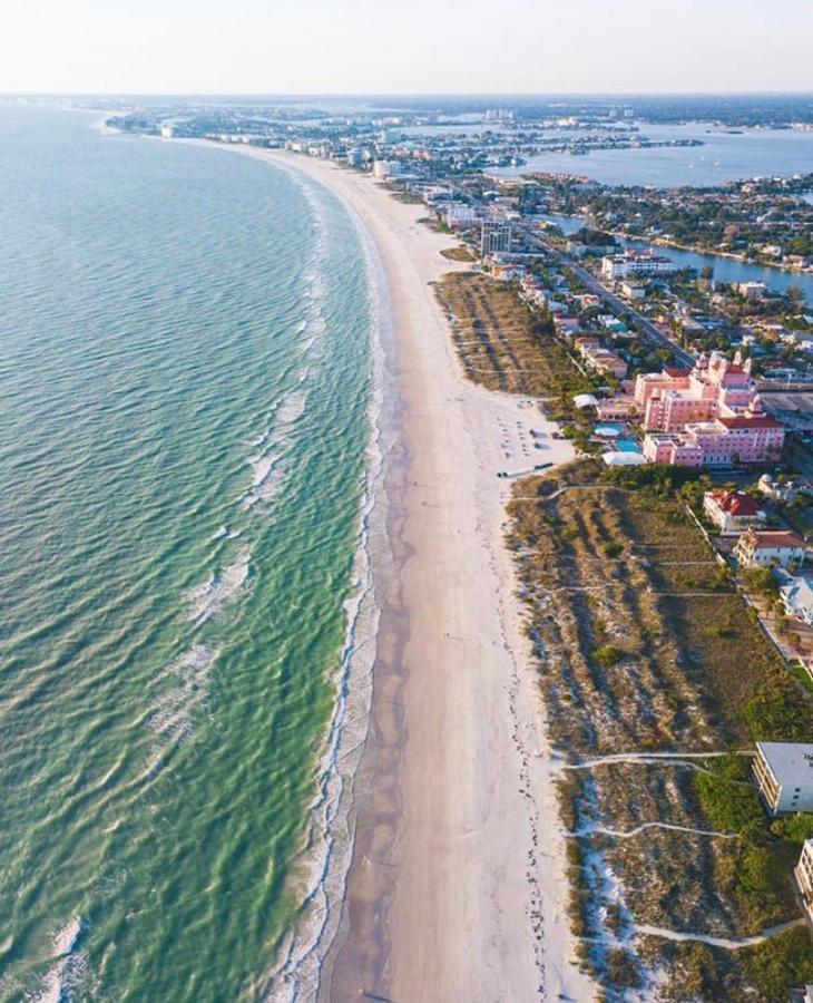 Private Room In A 2 Bedroom 1 Bathroom Shared With Host, On The Beach, Surrounded By Resorts, Only 2 People Max St. Pete Beach Esterno foto